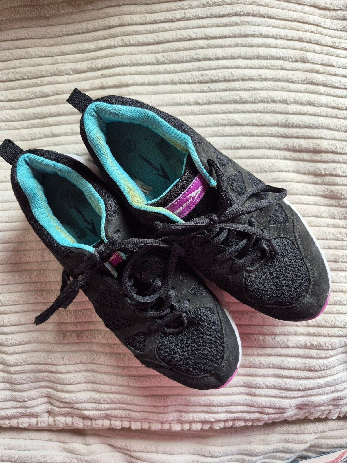 Osaga sneakers maat 37, Zwart, Ophalen of Verzenden, Sneakers of Gympen, Osaga