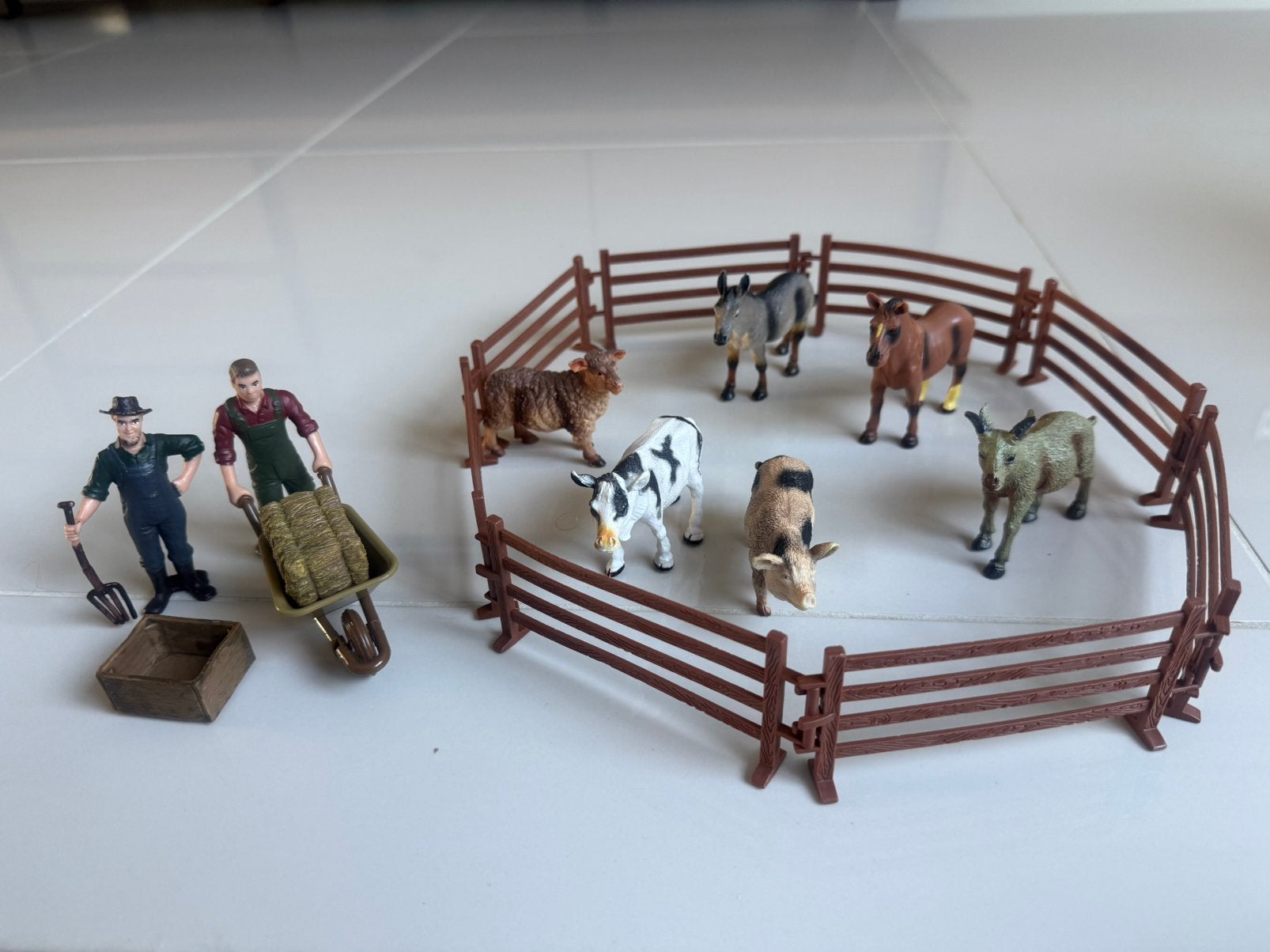Leuke set met boederij dieren, Ophalen, Zo goed als nieuw, Jongen of Meisje