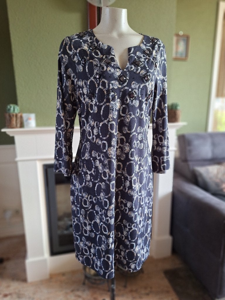 K-Design blauw grijze print jurk met stenen mt L, Kleding | Dames, K-design, Maat 42/44 (L), Zo goed als nieuw, Knielengte