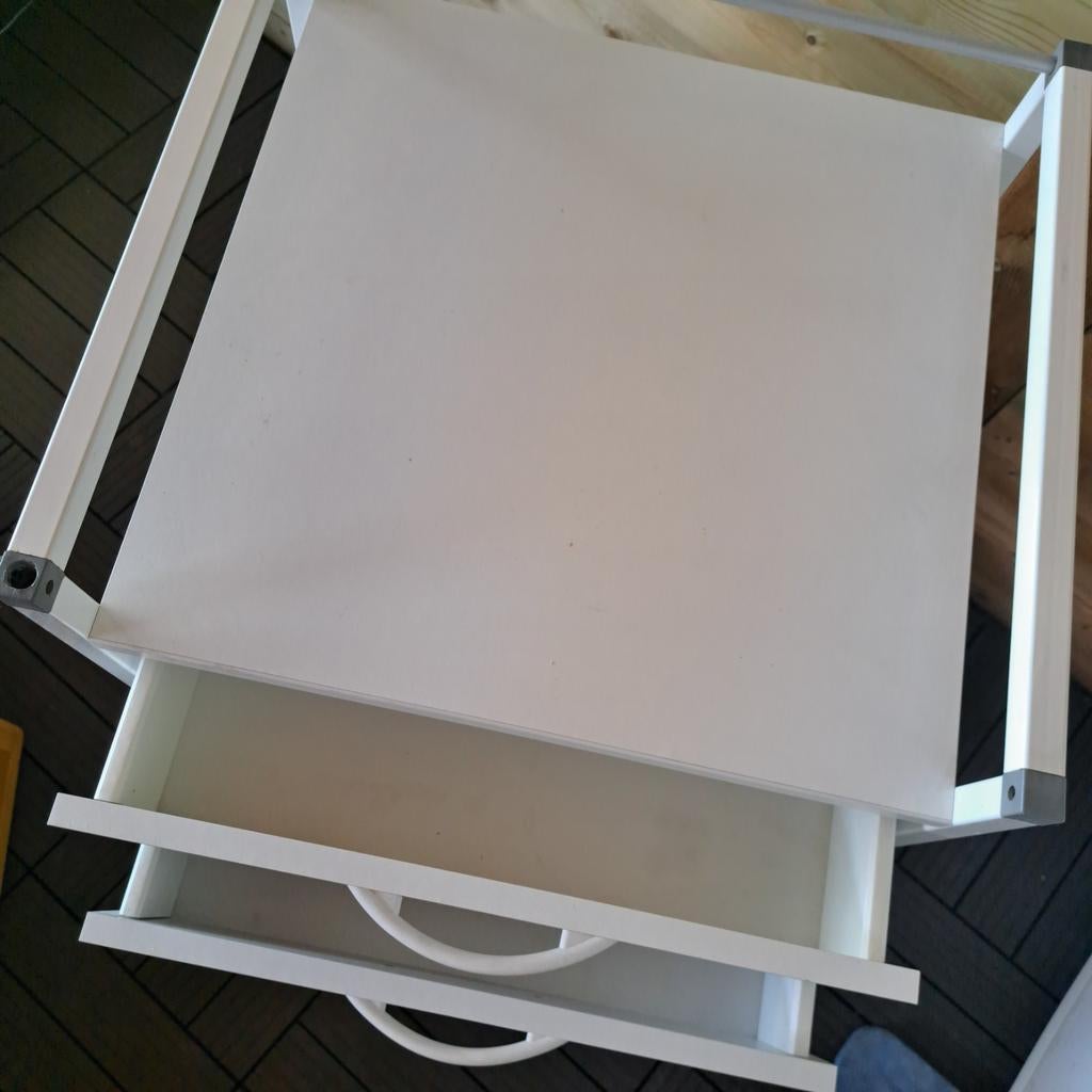 Pedicure/salon tafel, Ophalen, 50 tot 100 cm, 3 of 4 laden, Minder dan 100 cm