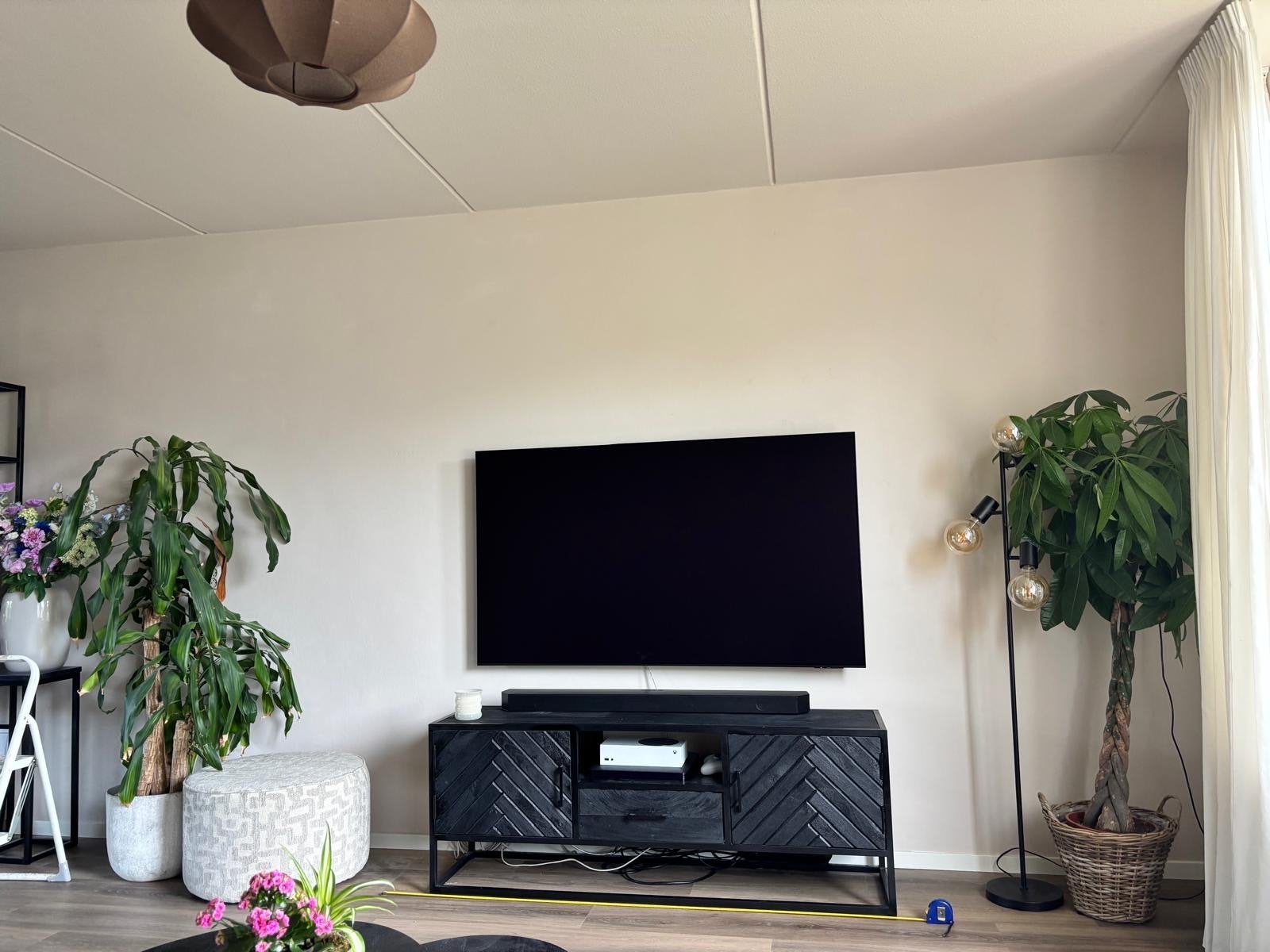 HUUS FLOOR Zwart TV-meubel, Huis en Inrichting, Ophalen, 150 tot 200 cm, Zo goed als nieuw, Minder dan 100 cm