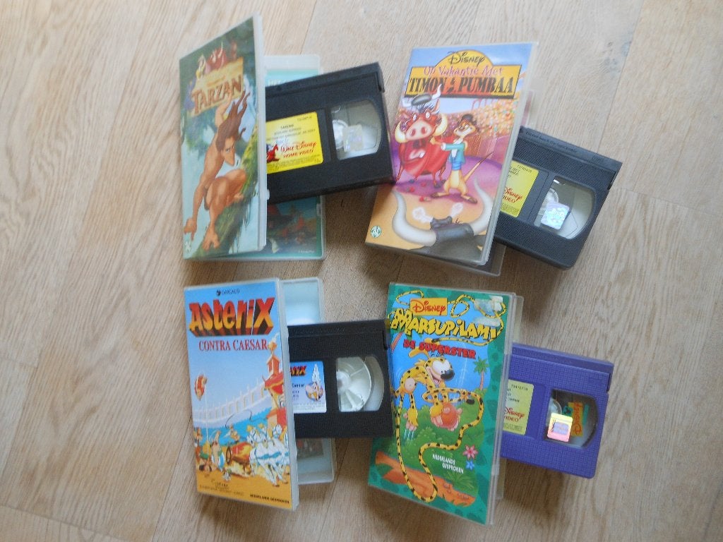 Te koop: 4 Videobanden Marsupilamide superster Walt Disney, Cd's en Dvd's, VHS | Kinderen en Jeugd, Alle leeftijden, Ophalen of Verzenden