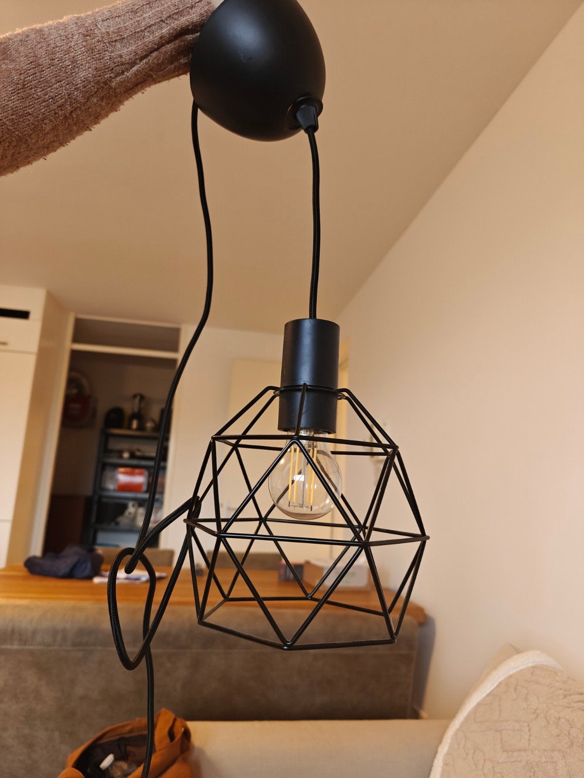 IKEA BRUNSTA / HAVSDJUP Hanglamp Zwart met lampenbol, Modern, Industrieel, Ophalen of Verzenden, Zo goed als nieuw, Metaal