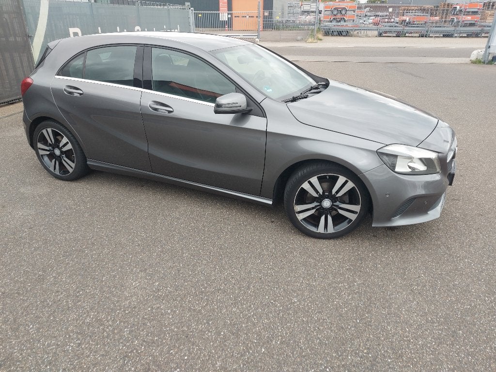Mercedes-Benz A-Klasse A220 184 4MATIC 2017 Grijs, Auto's, Mercedes-Benz, Particulier, A-Klasse, 4x4, ABS, Airbags, Automatische klimaatregeling