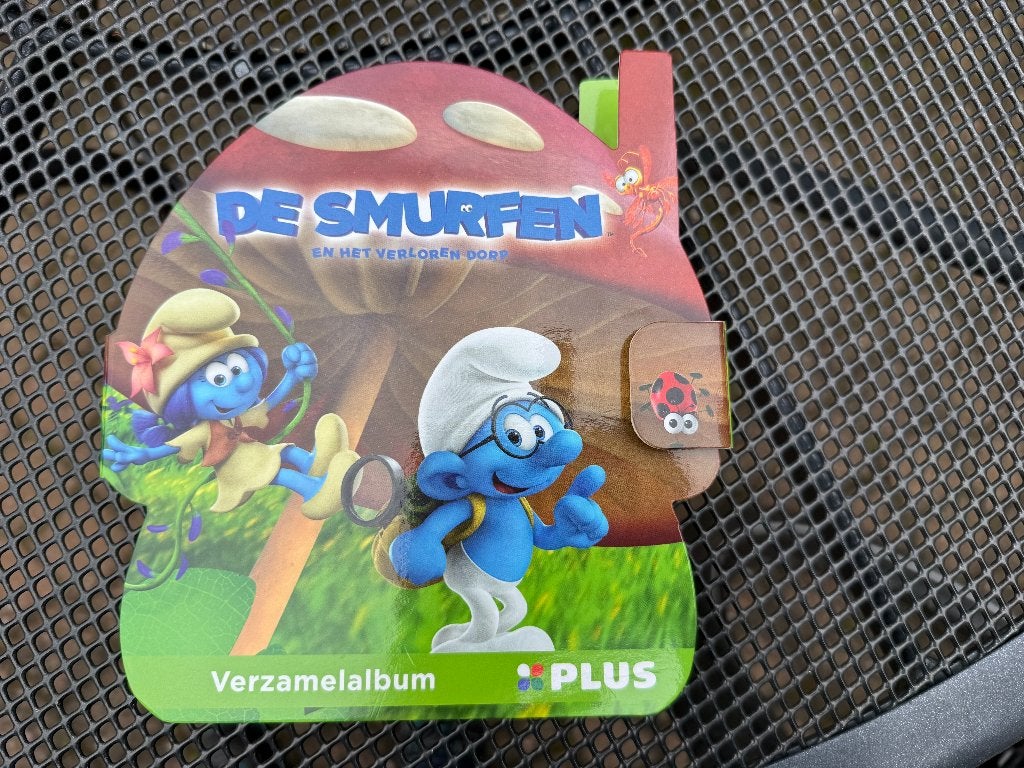 De smurfen en het verloren dorp verzamelalbum Plus smurfs, Ophalen, Zo goed als nieuw, Verschillende Smurfen, Poppetje, Figuurtje of Knuffel
