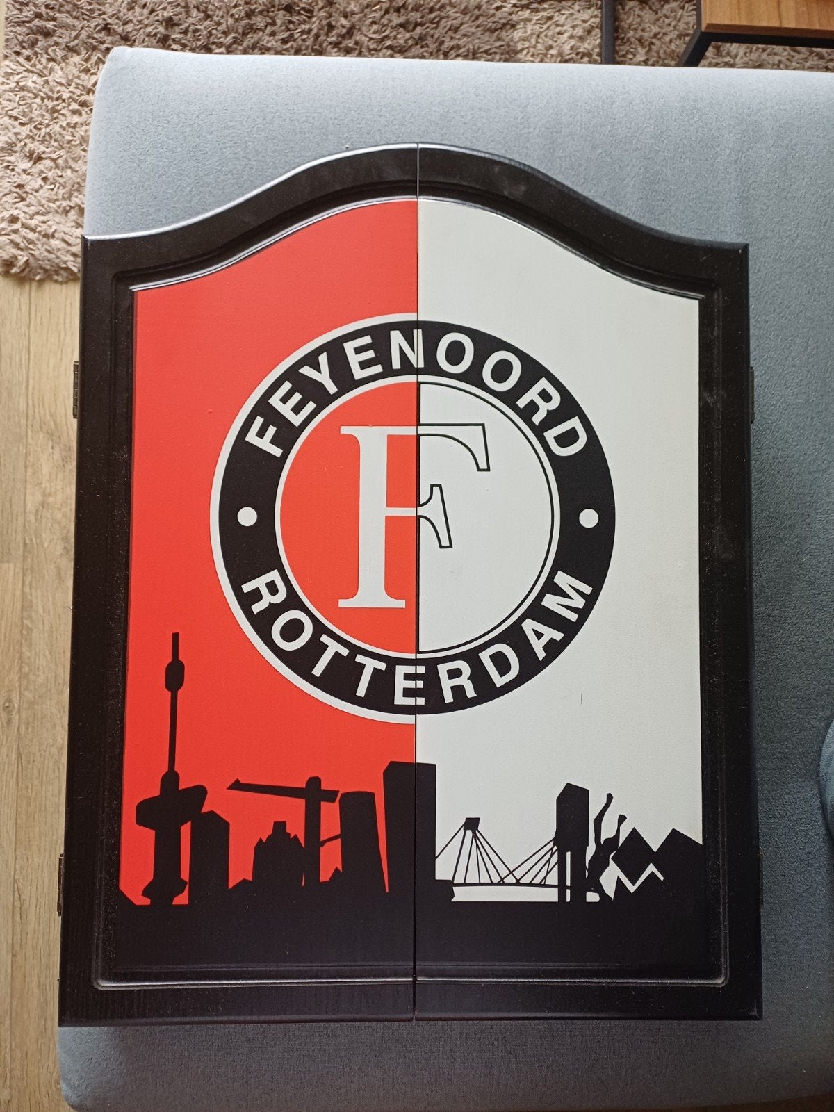 Feyenoord dart kabinet - 63x50x10cm, Sport en Fitness, Darts, Ophalen, Gebruikt, Overige typen, Soft tip