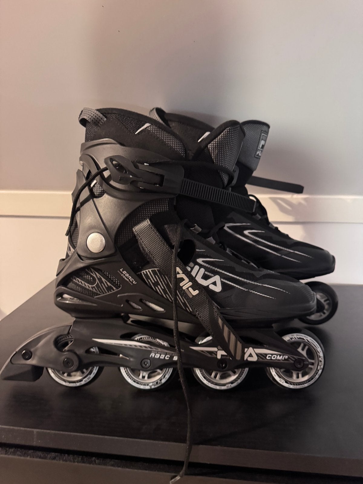 Fila Legacy Comp Skeelers - Maat 47, Ophalen, Zo goed als nieuw, Heren, Inline skates 4 wielen