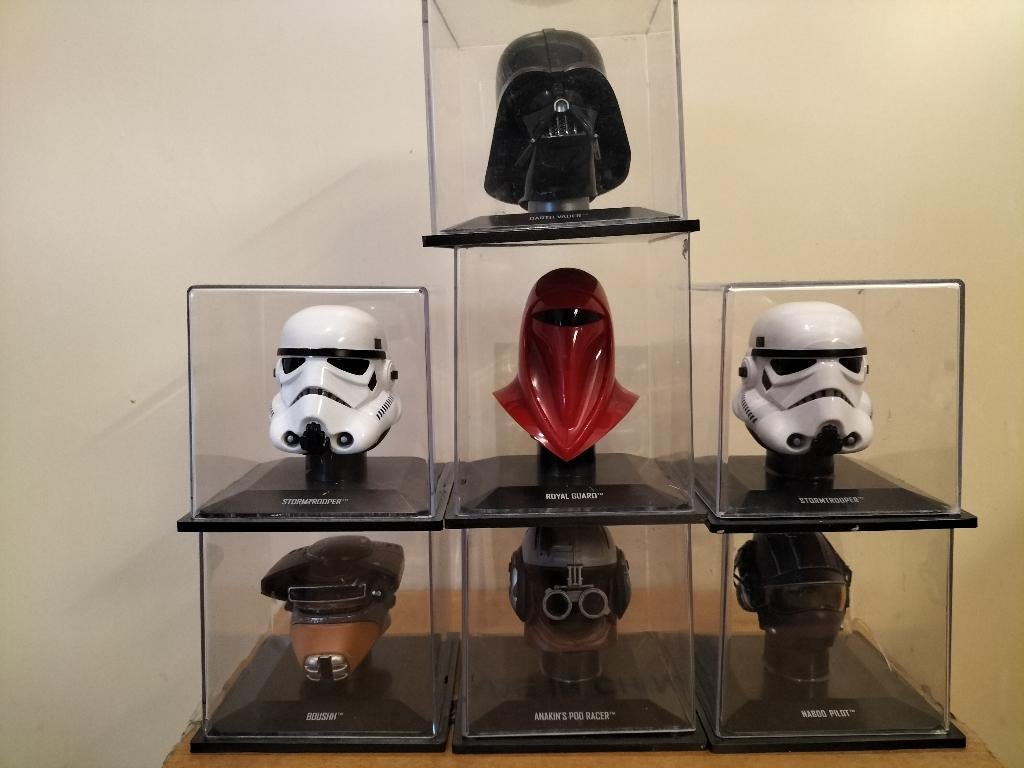 Set Miniatuur Star Wars-helmen in vitrine, Ophalen of Verzenden, Zo goed als nieuw, 1:50 of kleiner, Figuur of Figuren