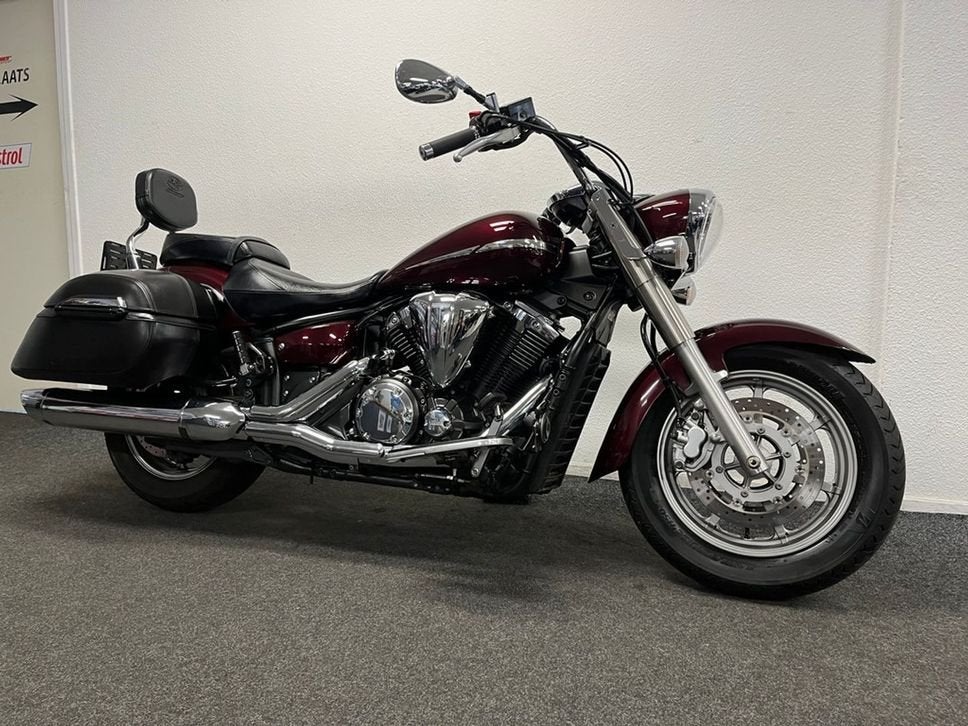 ⭐️⭐Yamaha XVS 1300 A MIDNIGHT STAR (bj 2010)⭐️⭐, Motoren, 2 cilinders, Bedrijf, Onbekend, Meer dan 35 kW