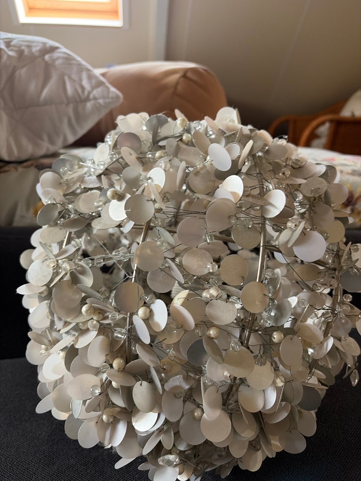 Decoratieve hanglamp met schelpen en kralen, Overige typen, Overige fittingen, Ophalen of Verzenden, Zo goed als nieuw
