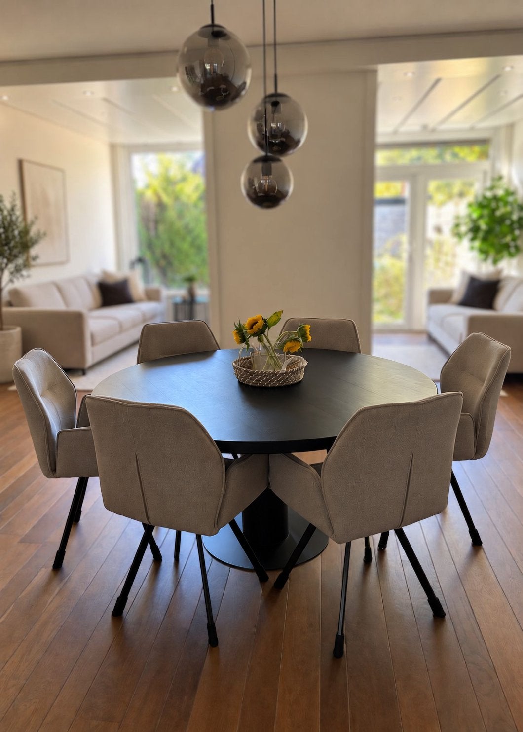 Ronde eettafel van acaciahout, zwart - 150 cm, Huis en Inrichting, 100 tot 150 cm, Rond, Ophalen of Verzenden, Zo goed als nieuw