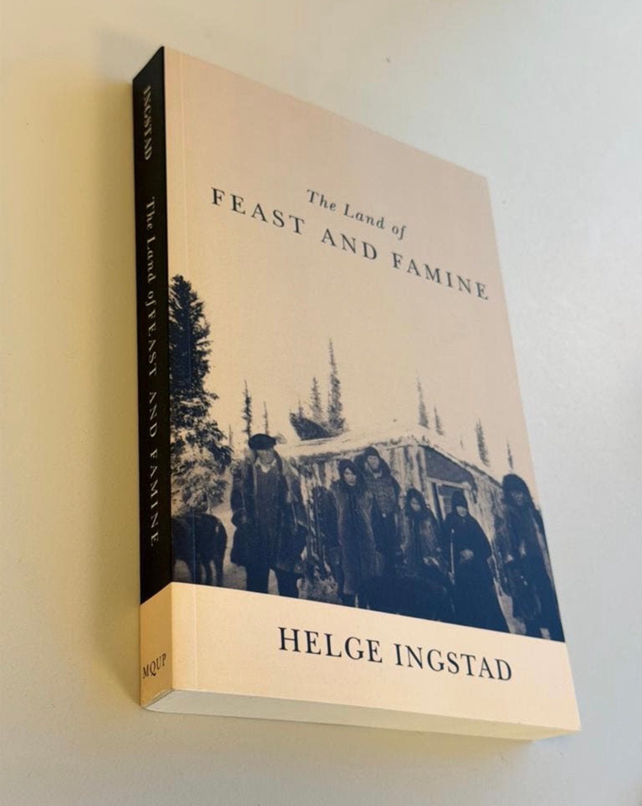 The Land of Feast and Famine Helge Ingstad Nieuw boek engels, Ophalen of Verzenden, Nieuw