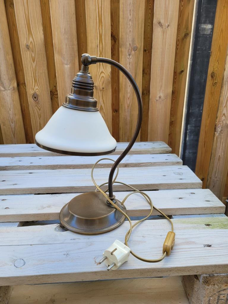 Vintage schemerlampje met melkglas kap, Antiek en Kunst, Antiek | Lampen, Ophalen