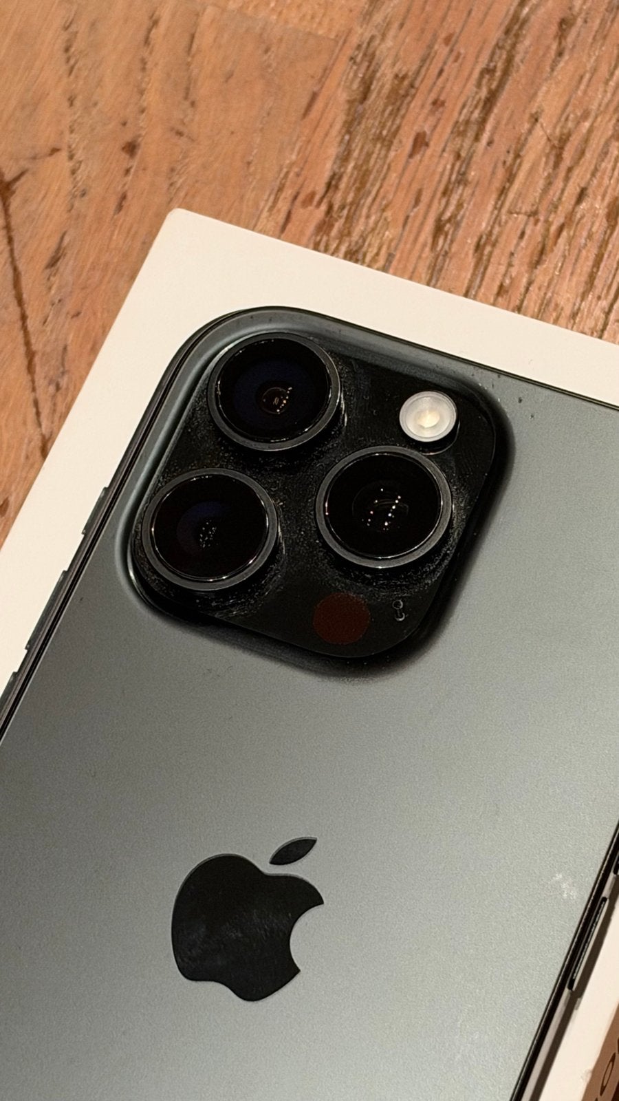 Foto 7 van iPhone 16 Pro 256GB Zwart Titanium - Nieuw OLED scherm