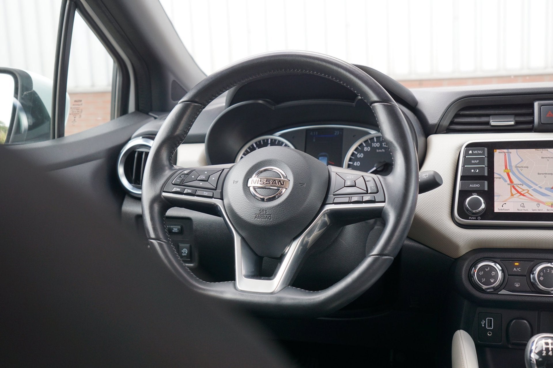 Nissan Micra 1.0 IG-T 100pk N-Connecta - Solid White - Carpl, Auto's, Euro 6, Wit, Origineel Nederlands, Grijs