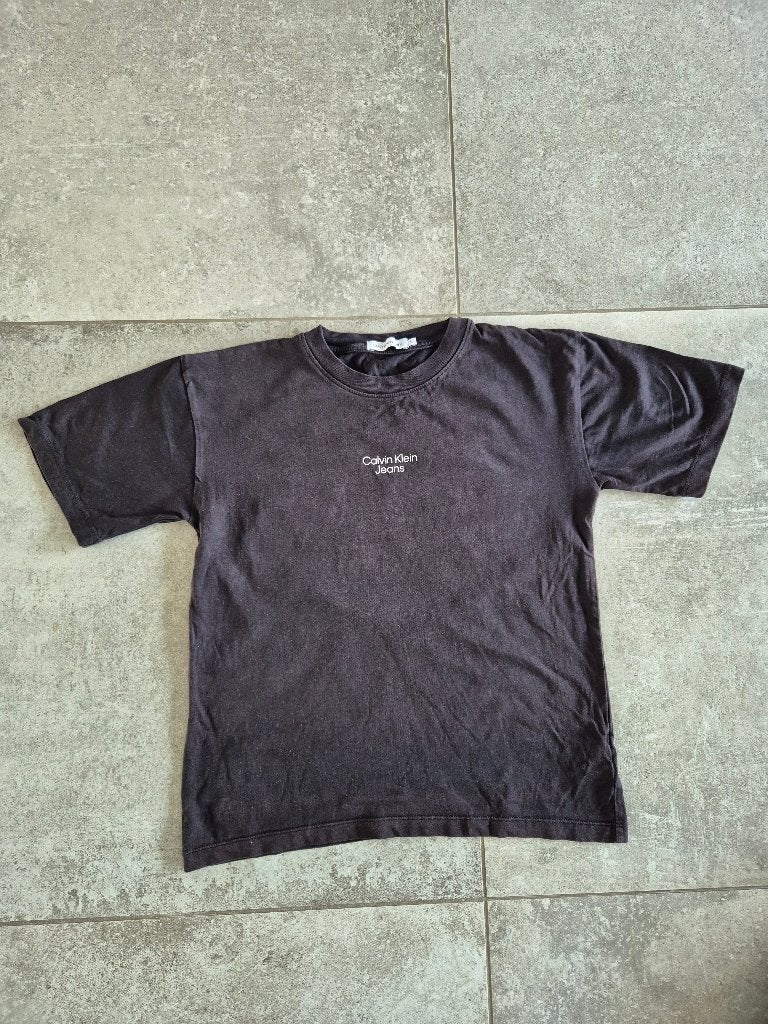 Calvin Klein shirt kleur zwart Maat 134 - 140, Ophalen of Verzenden, Zo goed als nieuw, Jongen of Meisje, Shirt of Longsleeve