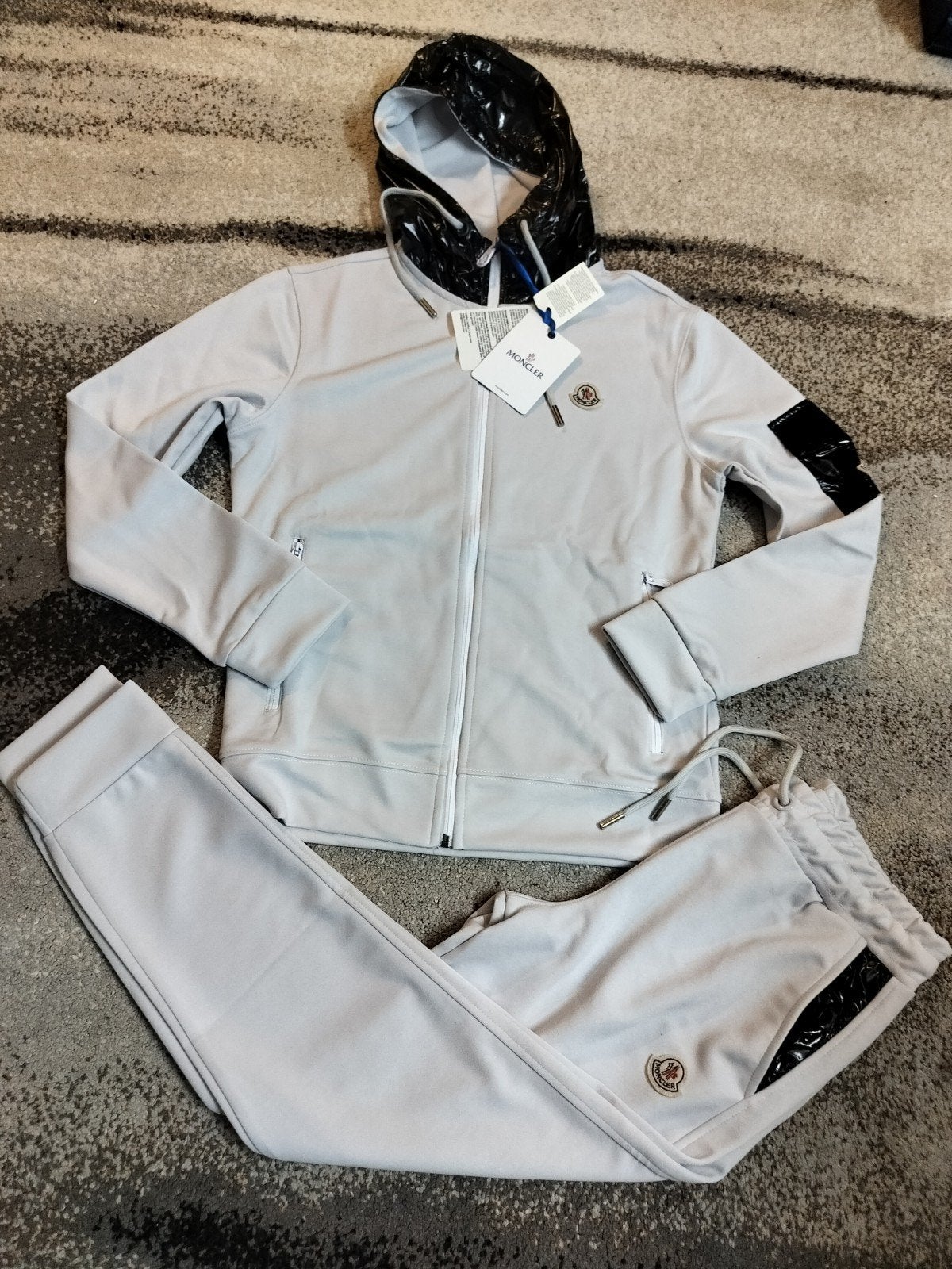 Moncler tuta ensemble trainingspak set maat S, Nieuw, Ophalen of Verzenden, Grijs, Algemeen