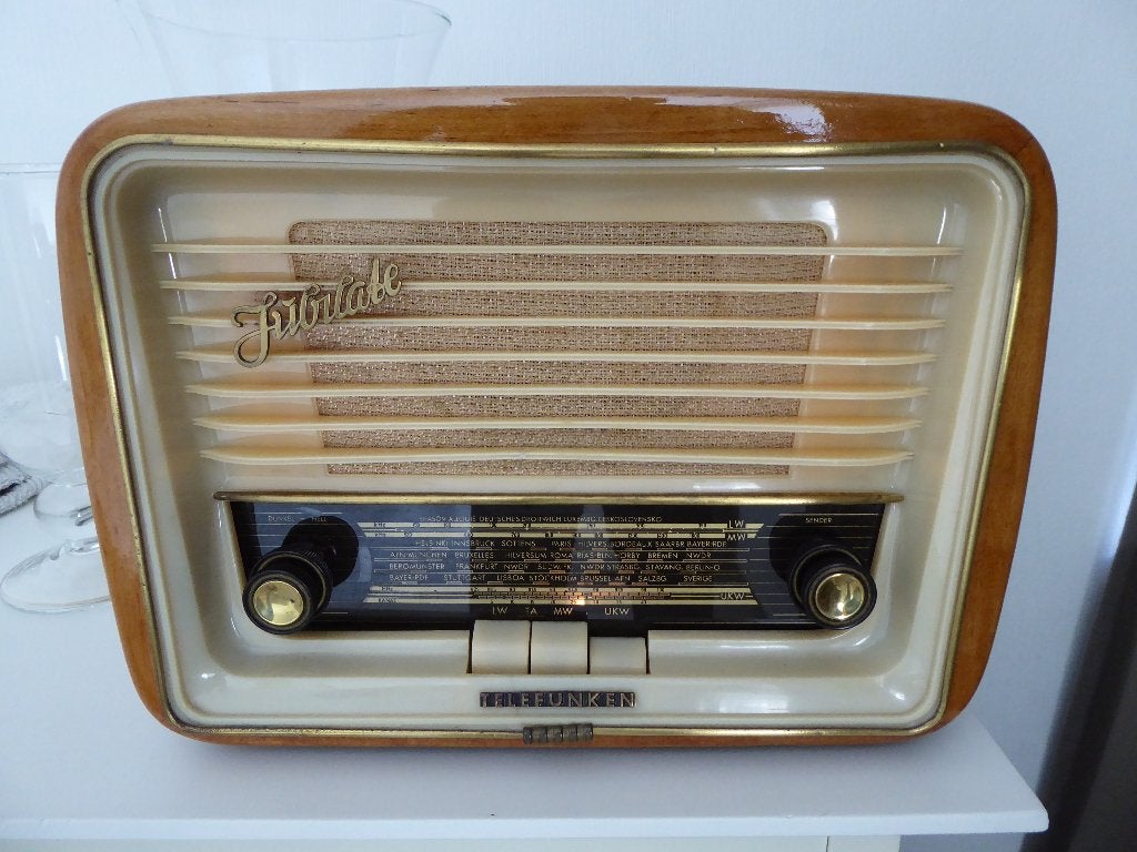 Mooie Spelende Telefunken Jubilate 6 Export, Antiek en Kunst, Antiek | Tv's en Audio, Ophalen of Verzenden