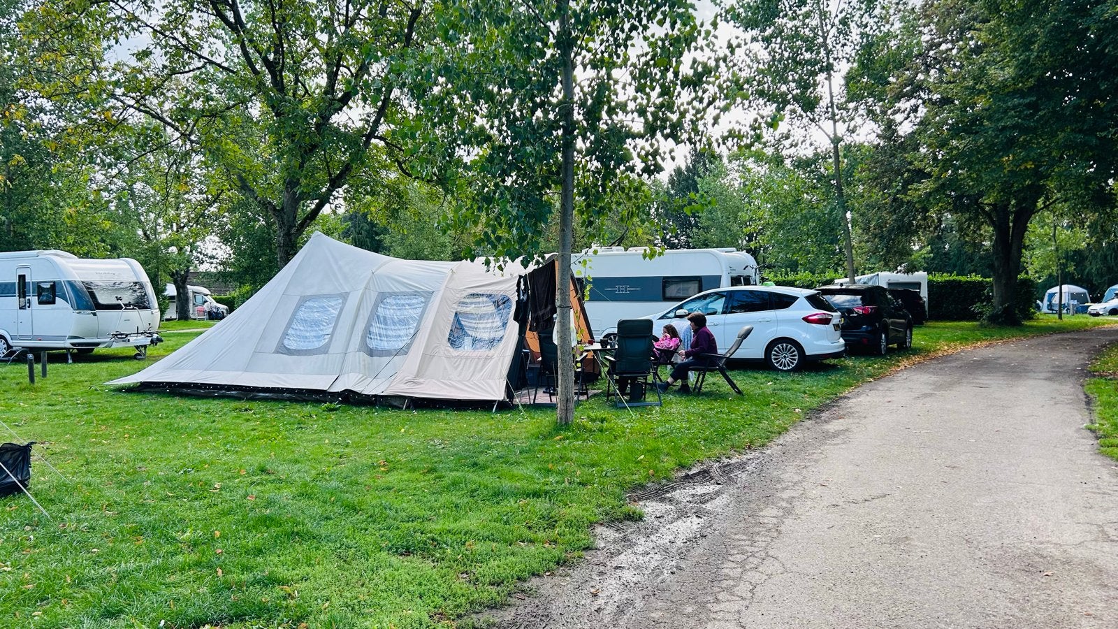 Redwood Maclura 390 tunneltent met extra luifel, Caravans en Kamperen, Tenten, Ophalen, Gebruikt, Tot en met 4
