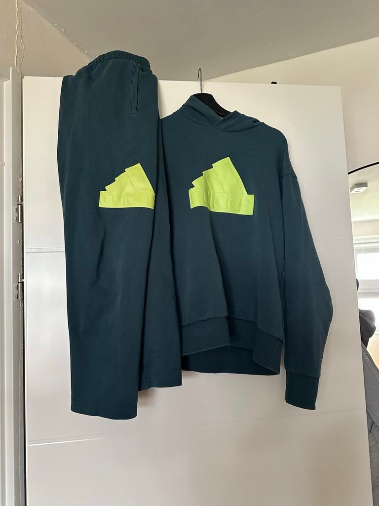 Adidas Trainingspak - Groen met Geel Logo, Ophalen of Verzenden, Zo goed als nieuw, Groen, Overige typen