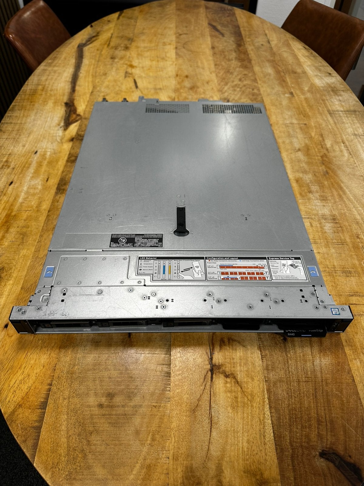 Dell PowerEdge R440 server met Intel Xeon CPU en 16GB RAM, Computers en Software, Servers, Ophalen, Gebruikt, 2 tot 3 Ghz, Hot swappable onderdelen