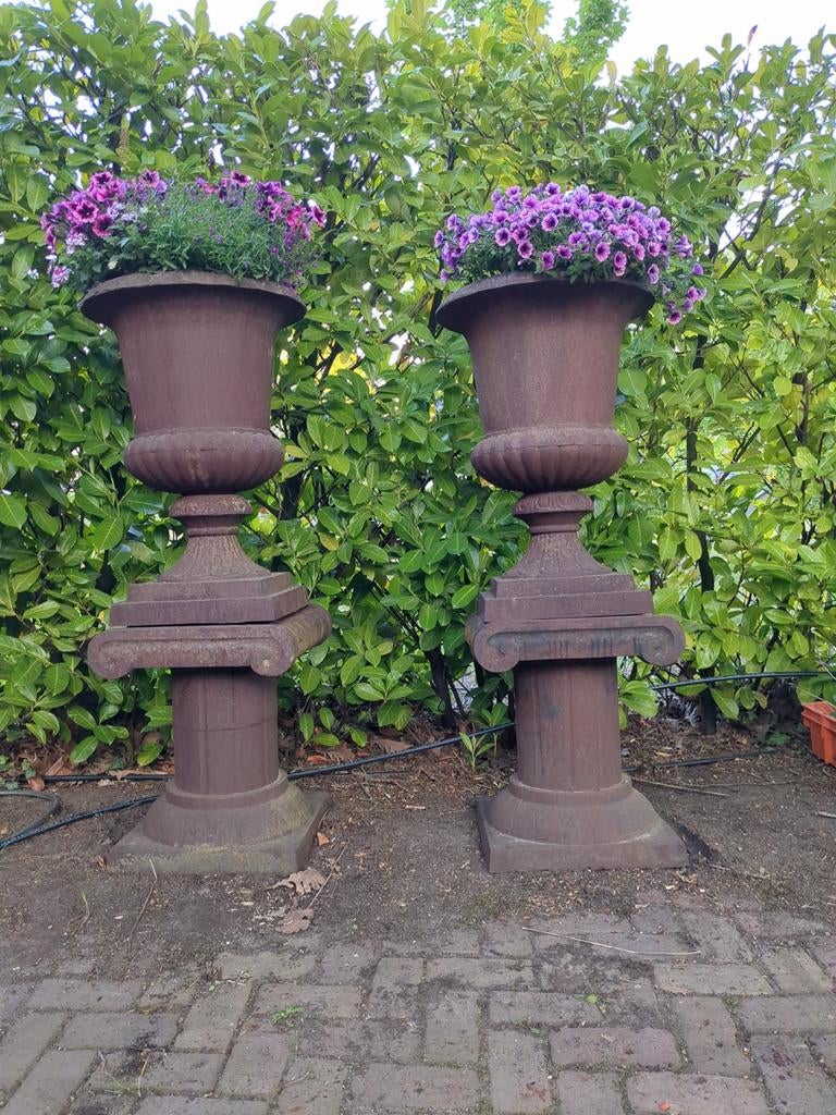Grote Kasteel Vaas met Sokkel - 135 cm Hoog, Diameter 40 cm, Gebruikt, Rond, Ophalen of Verzenden, Balkon
