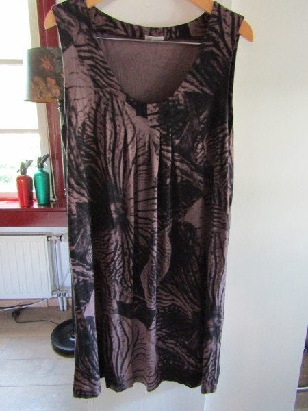 E202 Bon’a parte XL jurk taupe zwart mouwloos tricot bruin, Bruin, Verzenden, Maat 46/48 (XL) of groter, Zo goed als nieuw