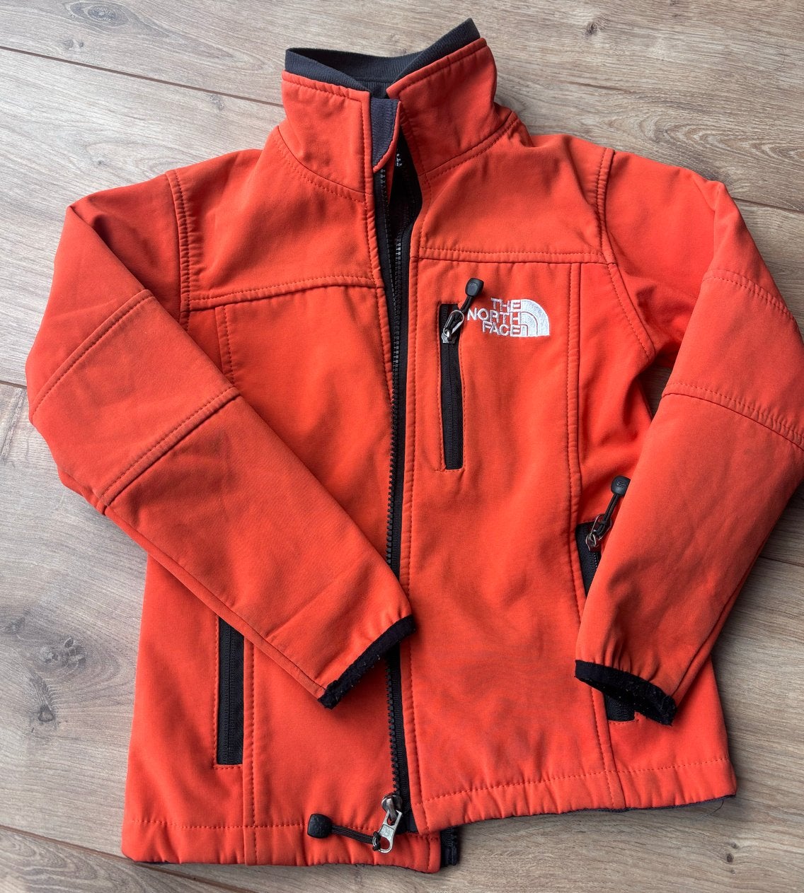 The North Face Softshell Jas - Oranje (Maat 116/122), Ophalen of Verzenden, Zo goed als nieuw, The North Face, Jongen