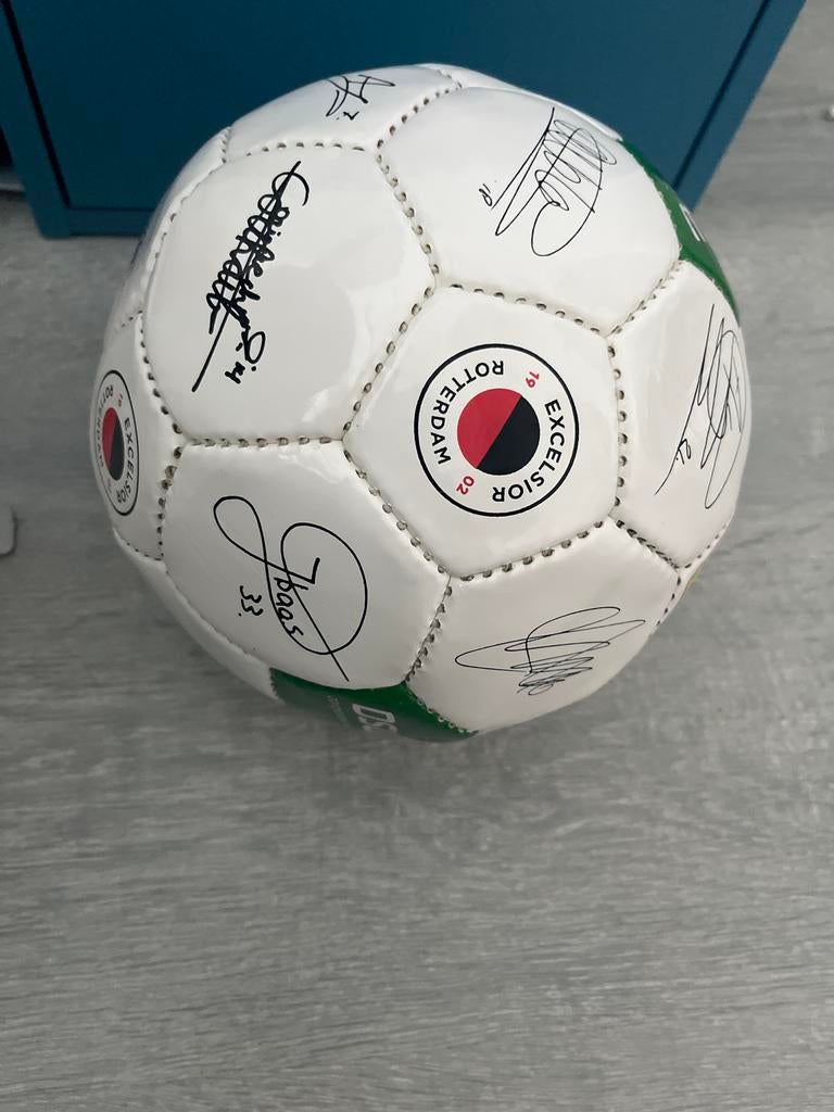 Gesigneerde Excelsior voetbal, Ophalen, Zo goed als nieuw, Bal