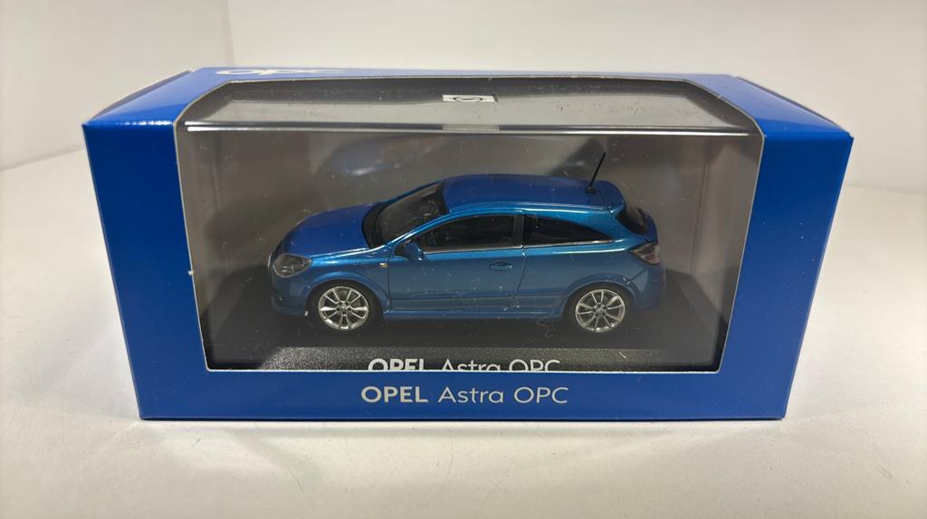 Opel astra opc bleu minichamps 1.43, Hobby en Vrije tijd, Auto, Ophalen of Verzenden, MiniChamps, A
