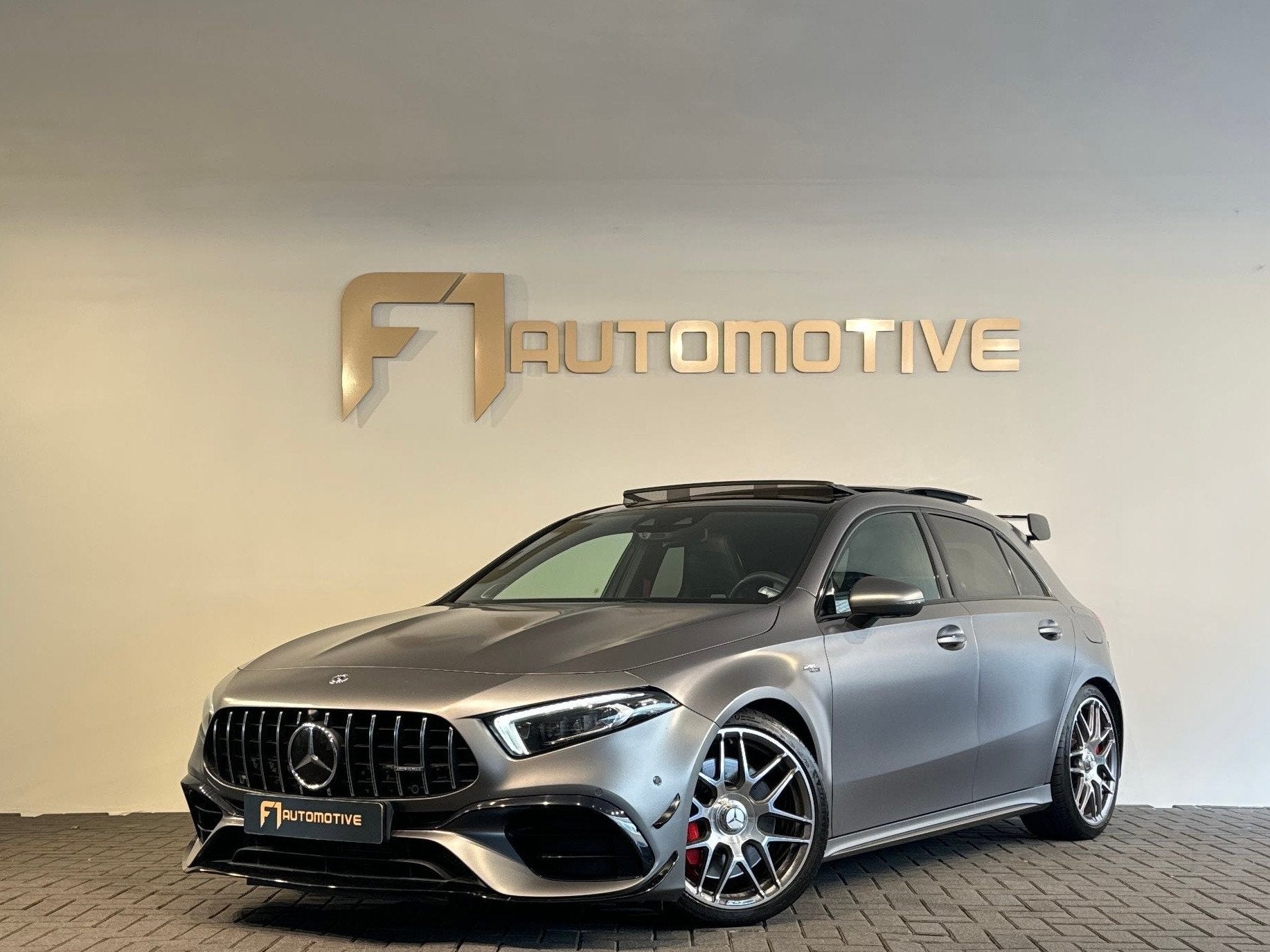 Mercedes-Benz A-klasse AMG 45 S 4MATIC+ Pano|Burmester|Memor, Auto's, Automaat, Dealer onderhouden, Gebruikt, Euro 6