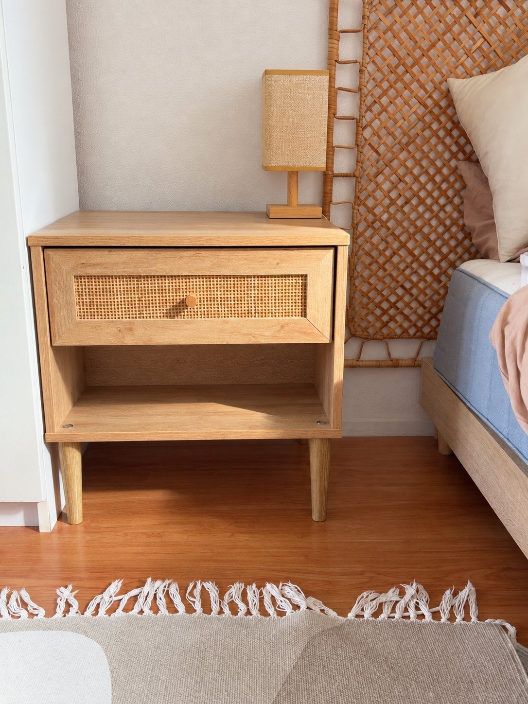 Nachtkastje met lade en rotan detail, Ophalen, Gebruikt, Minder dan 45 cm, 55 tot 70 cm