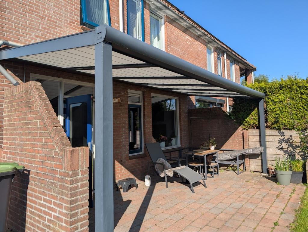 Overkapping met glasplaten en zonwering van Gumax, Tuin en Terras, Overkappingen, Ophalen, Zo goed als nieuw