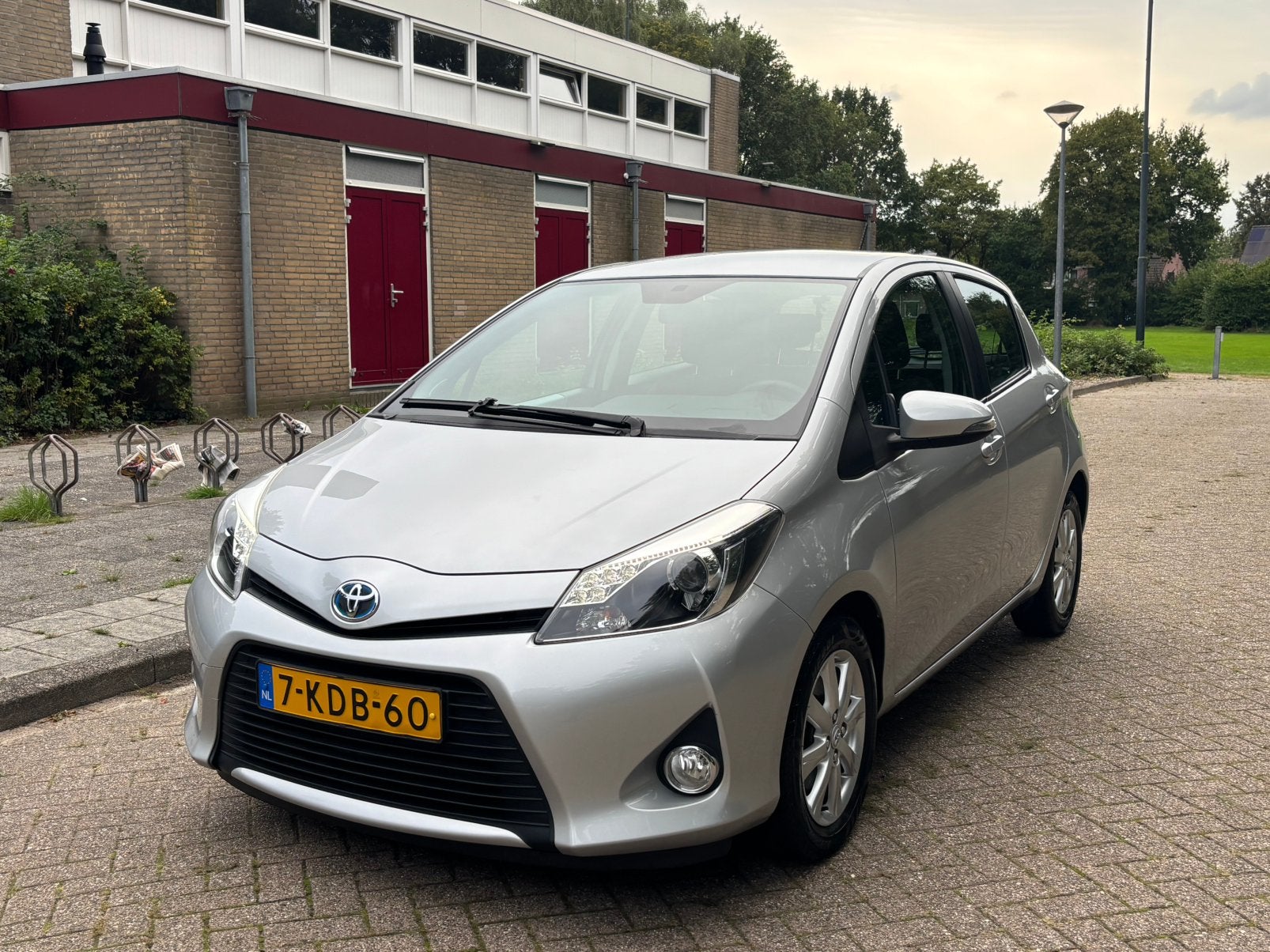 Toyota Yaris 1.5 Full Hybrid Automaat|•32.950 KM NAP•Cruise, Auto's, 1497 cc, 74 pk, 4 cilinders, 49 €/maand
