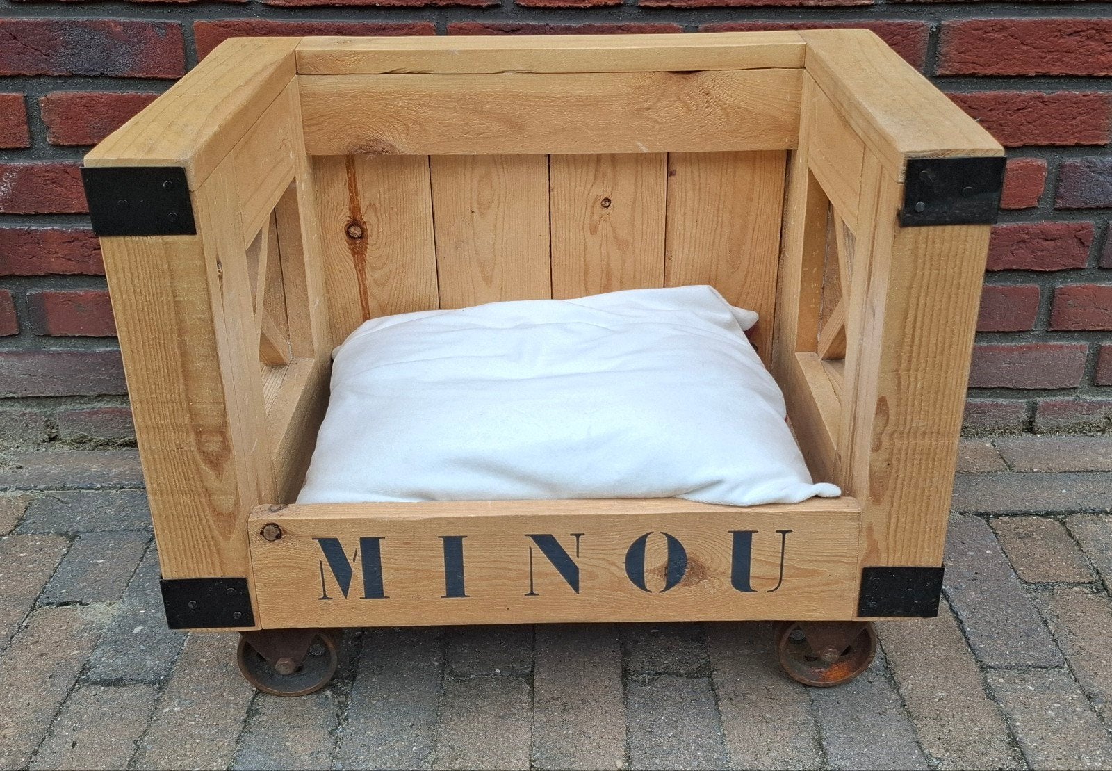 Houten katten"mand" met gietijzeren bokwielen, Dieren en Toebehoren, Ophalen, Zo goed als nieuw