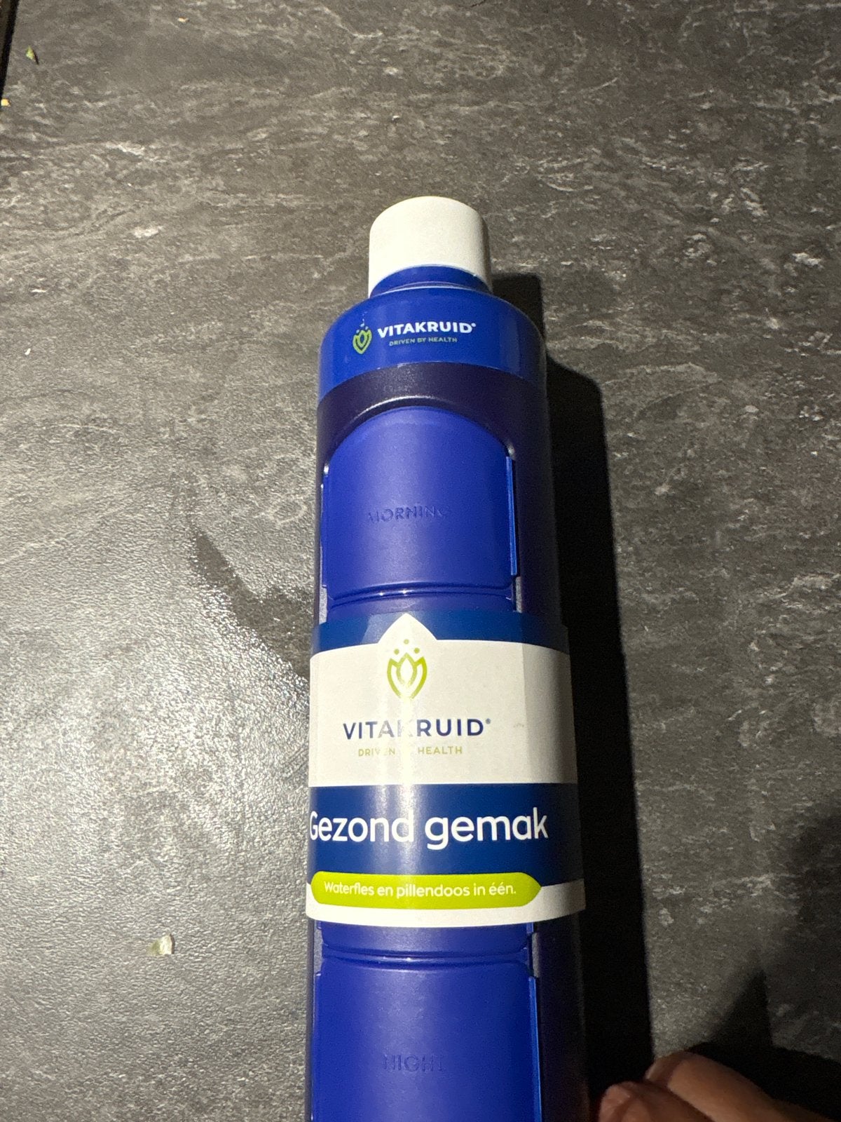 Waterfles met pillendoos.  Nieuw. Gratis op te halen., Ophalen