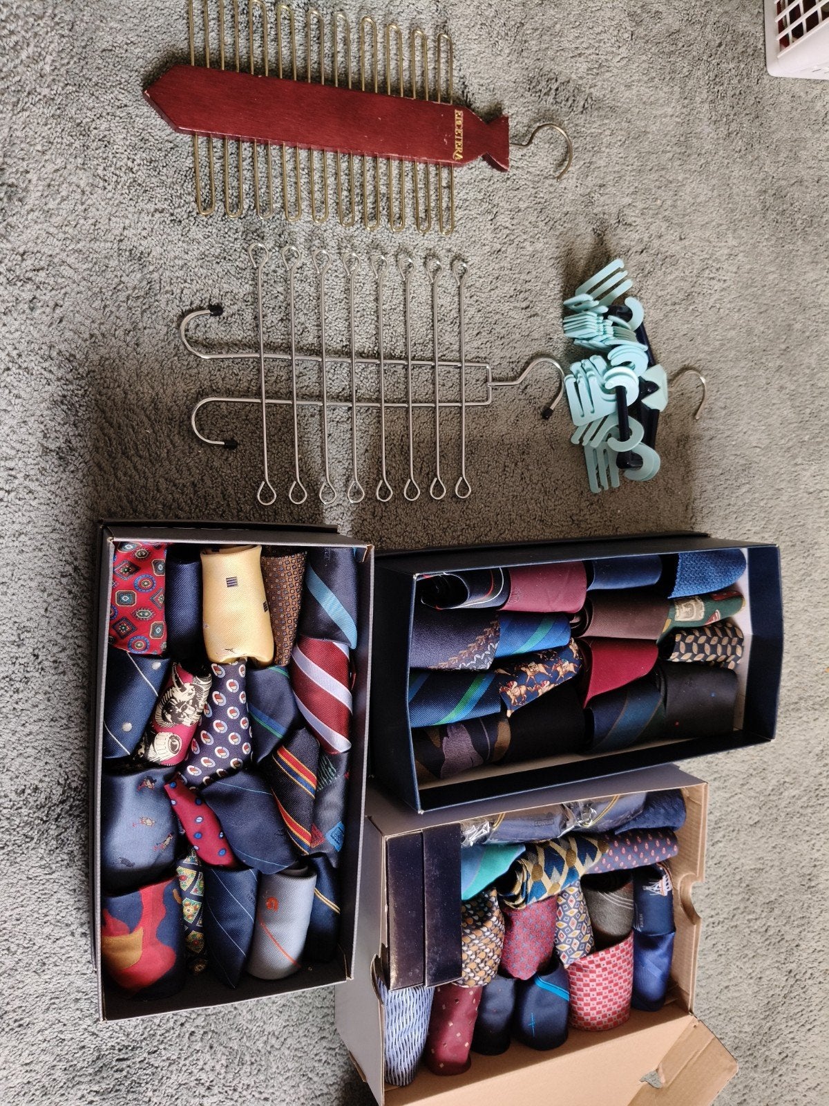 Grote collectie stropdassen met hangers, Meerkleurig, Ophalen of Verzenden, Diverse merken, Met patroon