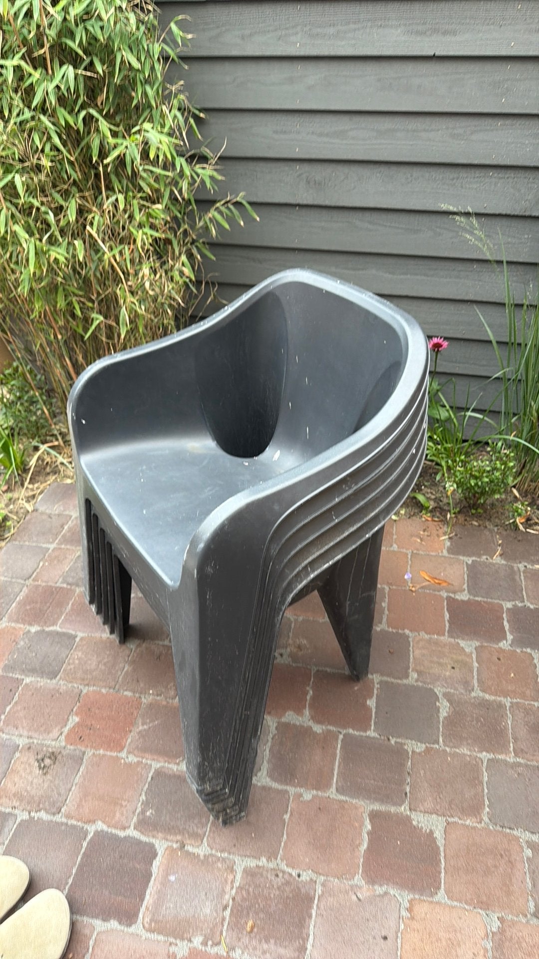 Plastic stapelbare stoelen gratis, Tuin en Terras, Tuinstoelen, Ophalen, Gebruikt, Kunststof, Stapelbaar