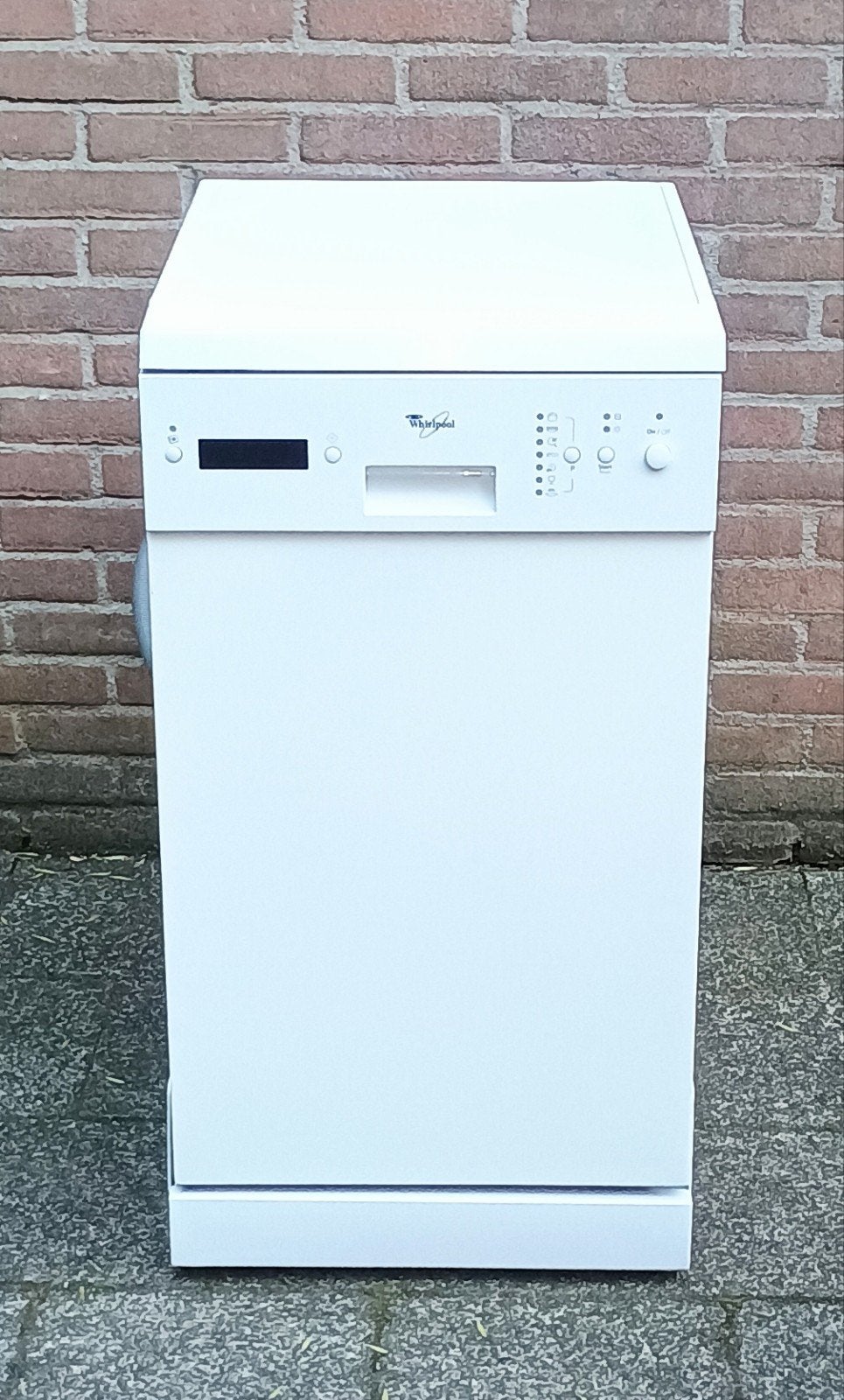 Whirlpool vrijstaande smalle 45 cm vaatwasser Model ADP750WH, Witgoed en Apparatuur, Vaatwasmachines, Gebruikt, ., Energieklasse A of zuiniger