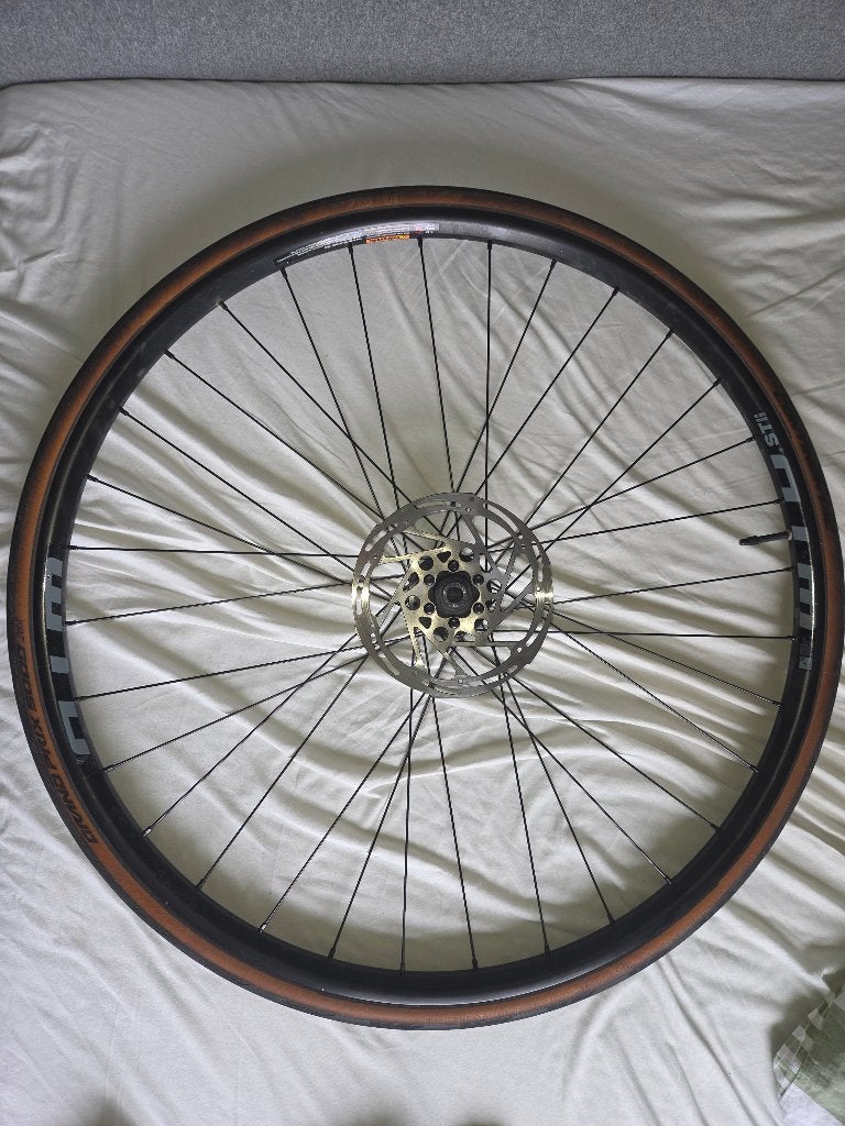 Aluminium voorwiel WTB ST i23 28inch + GP5000 + schijfrem, Fietsen en Brommers, Fietsonderdelen, WTB, Gebruikt, Aluminium, Racefiets