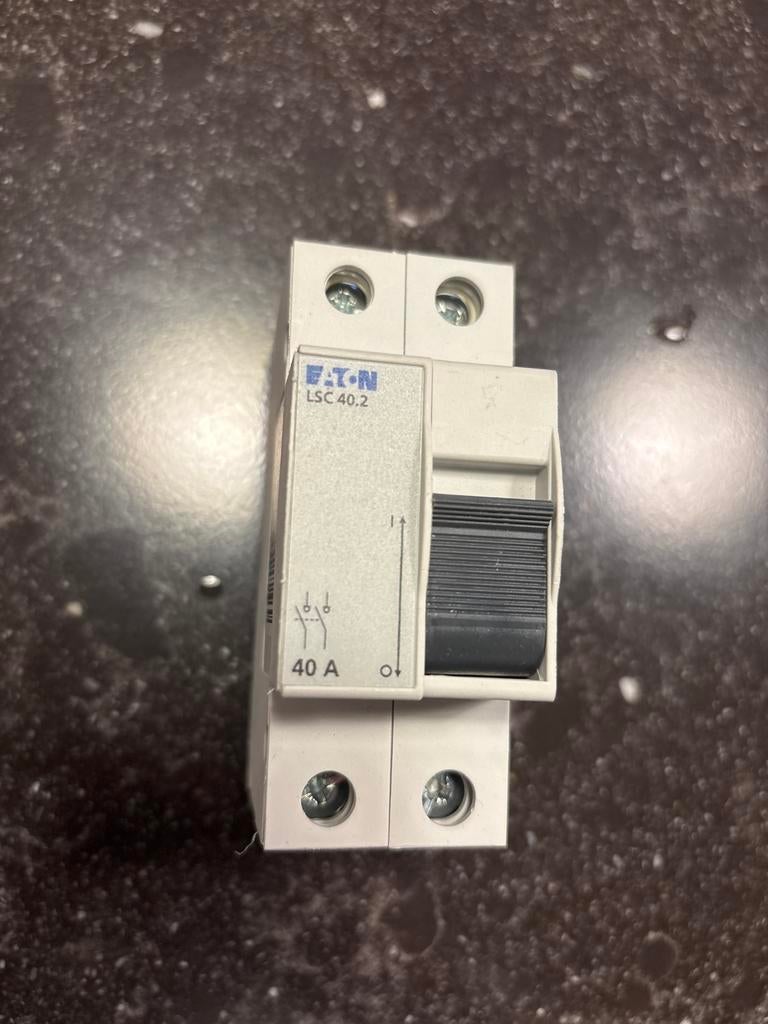 Eaton LSC 40.2 Stroomonderbreker hoofdschakelaar 40A, Doe-het-zelf en Verbouw, Ophalen of Verzenden, Gebruikt, Schakelaar