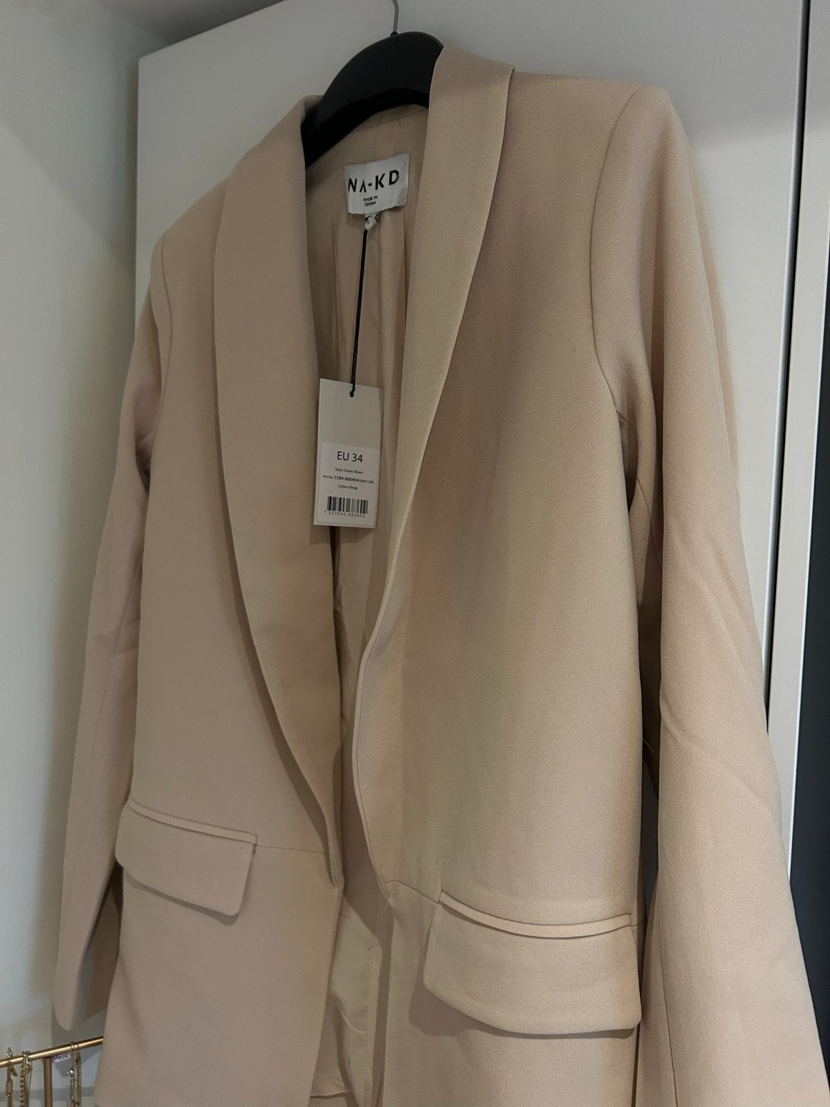 NA-KD Classic Blazer - Nieuw met kaartjes maat 34, Beige, Nieuw, Ophalen of Verzenden, Jasje