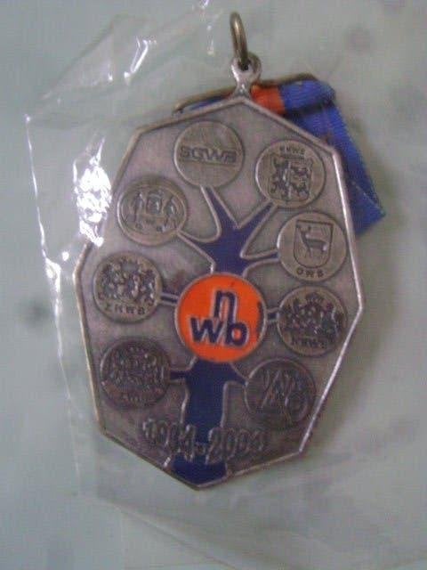 medaille nederlandse wandel bond 1934-2004, Ophalen of Verzenden, Overige materialen