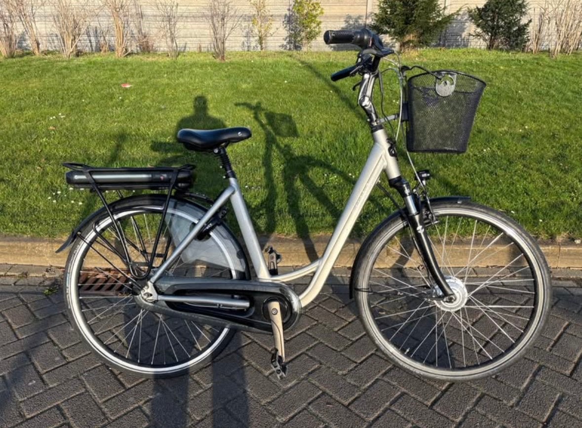 Stella livorno elektrische fiets in goede staat, Fietsen en Brommers, Fietsen | Dames | Damesfietsen, Ophalen, Zo goed als nieuw