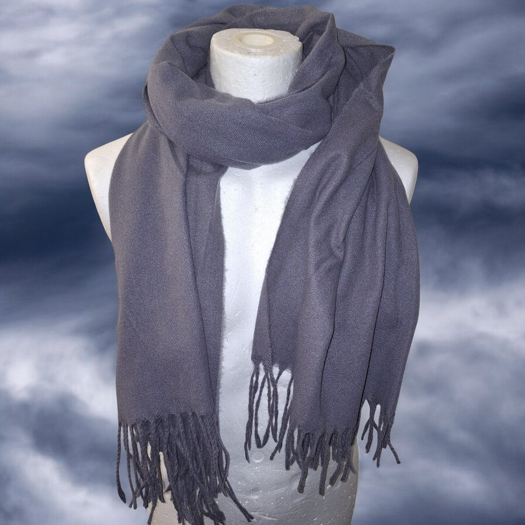 Zachte Sjaal met Franje – Gris (20070 cm) | Nieuw, Ophalen of Verzenden, Nieuw, Maat 46/48 (XL) of groter, Sjaal