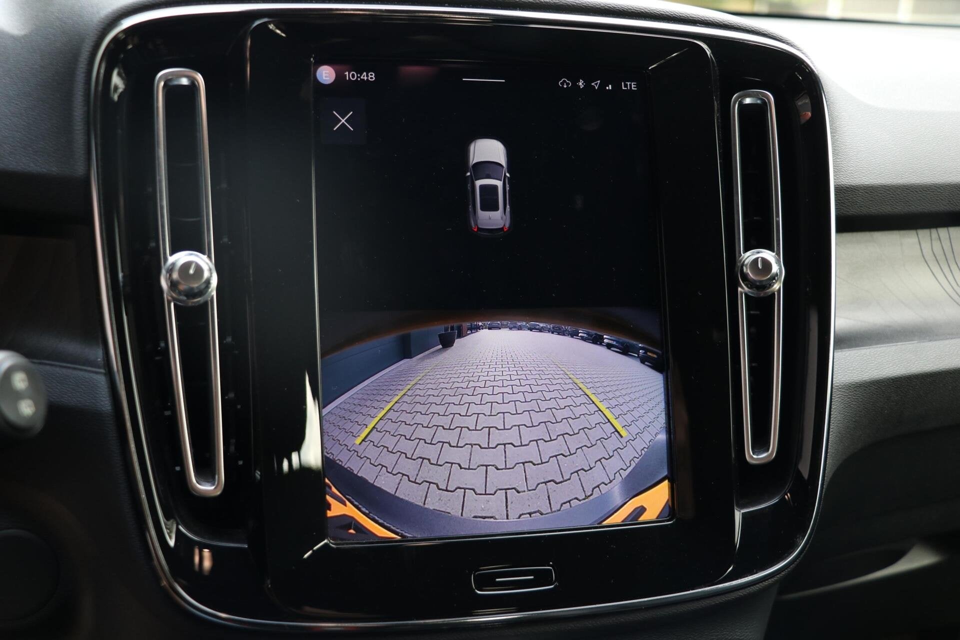 Foto 21 van Volvo XC40 Recharge Pro 70kWh AdaptiveCruise Camera Stoel/st
