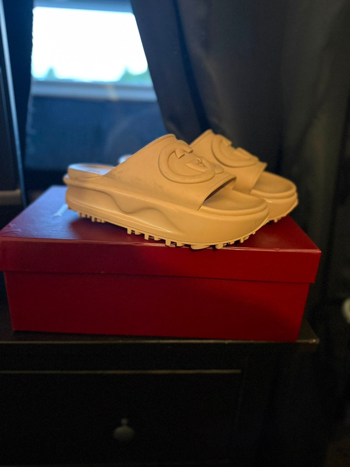 Gucci slippers 39, Kleding | Dames, Schoenen, Ophalen of Verzenden, Zo goed als nieuw