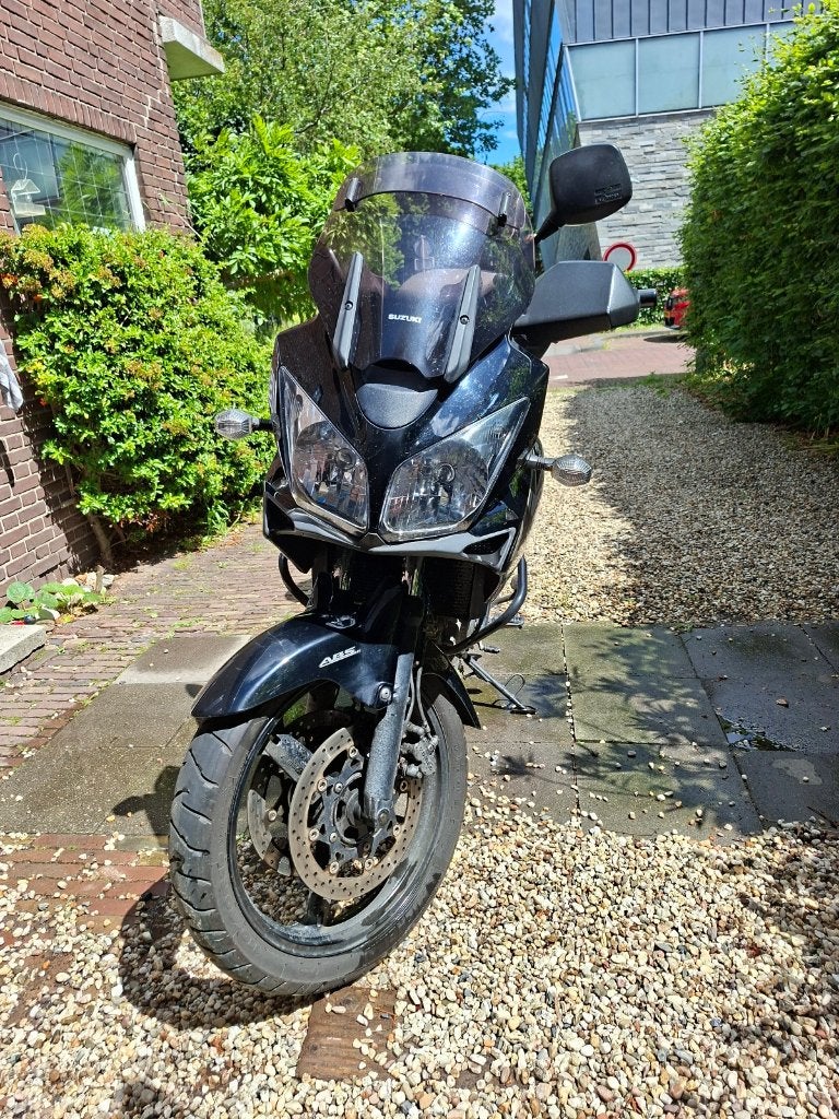 Suzuki V-Strom DL650 met Stuurverwarming en Topkoffer, 2 cilinders, Motorrijbewijs A, Gebruikt, Particulier