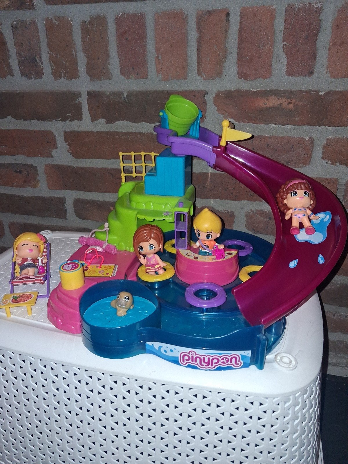 Pinypon Zwembad + 4 Poppetjes, Walrus & Accessoires, Ophalen, Gebruikt, Overige typen