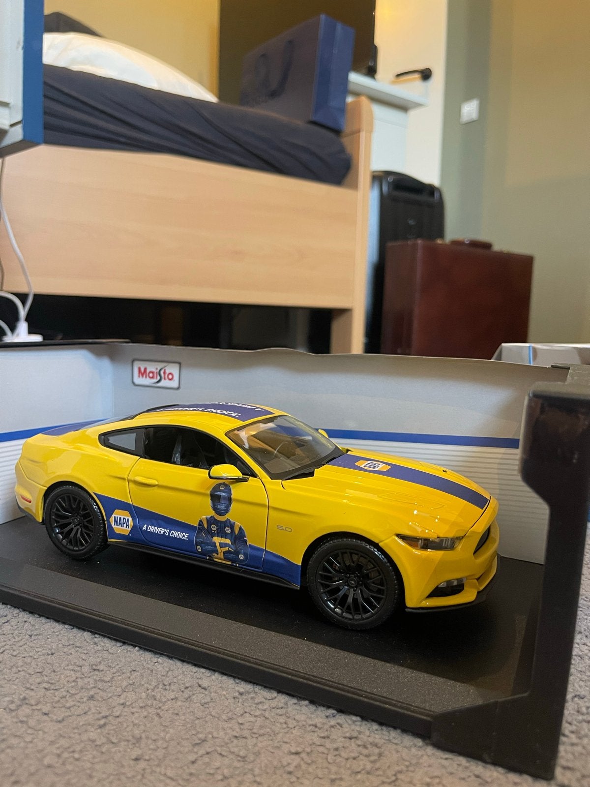 Maisto Ford Mustang GT NAPA 1:18 Modelauto, Hobby en Vrije tijd, Modelauto's | 1:43, Zo goed als nieuw, Auto, Overige merken, Ophalen
